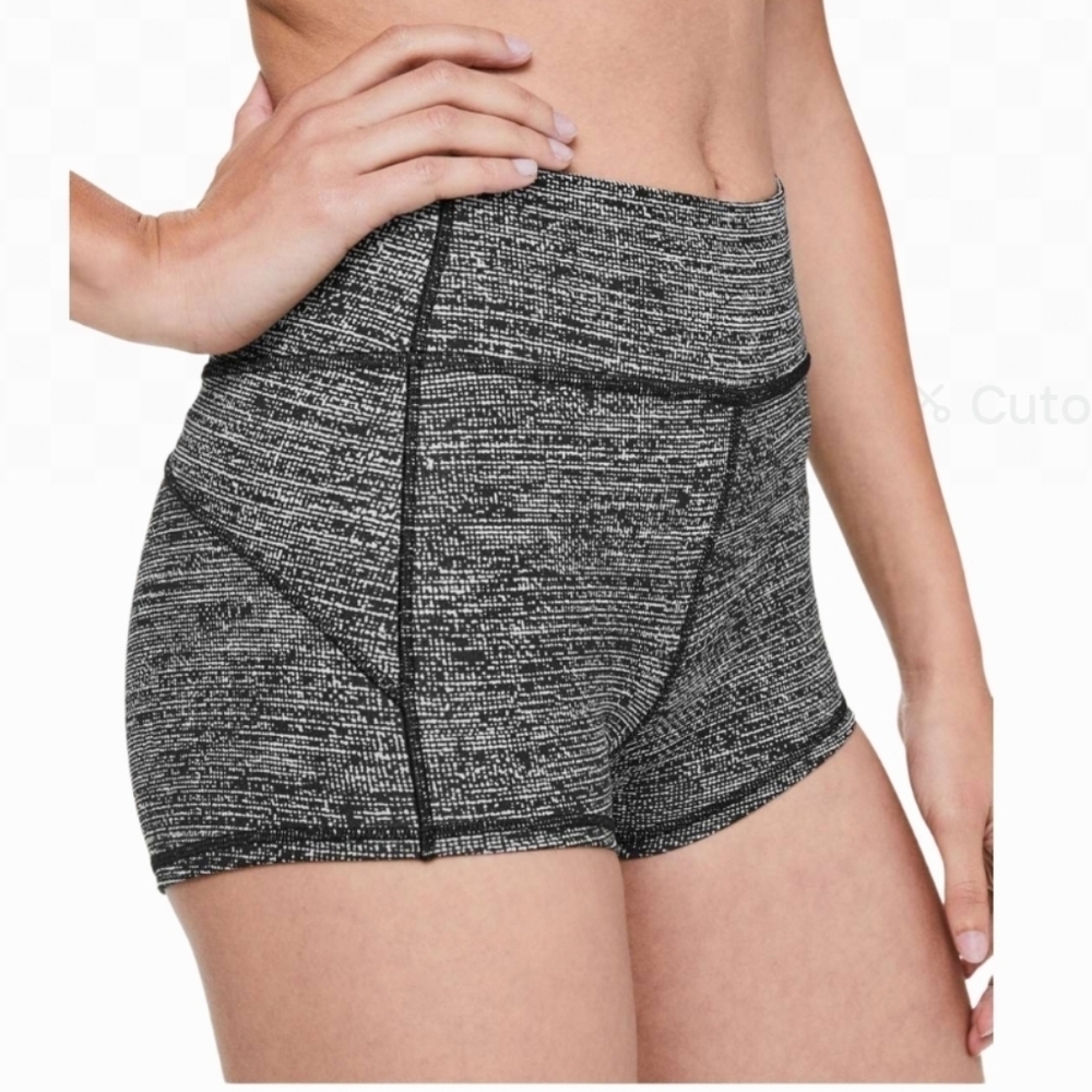 Lululemon In Movement Biker Shorts Everlux 2.5" In Ice Grey Black Size 4